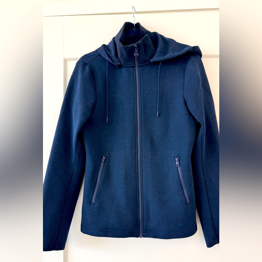 J.Lindeberg Louna Jkt Tech Sweat size 6-8) like new very worm